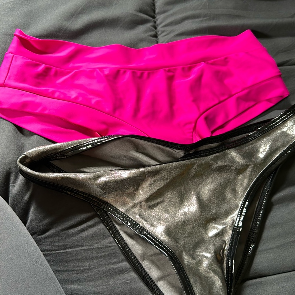 Cleo hot pants, size S